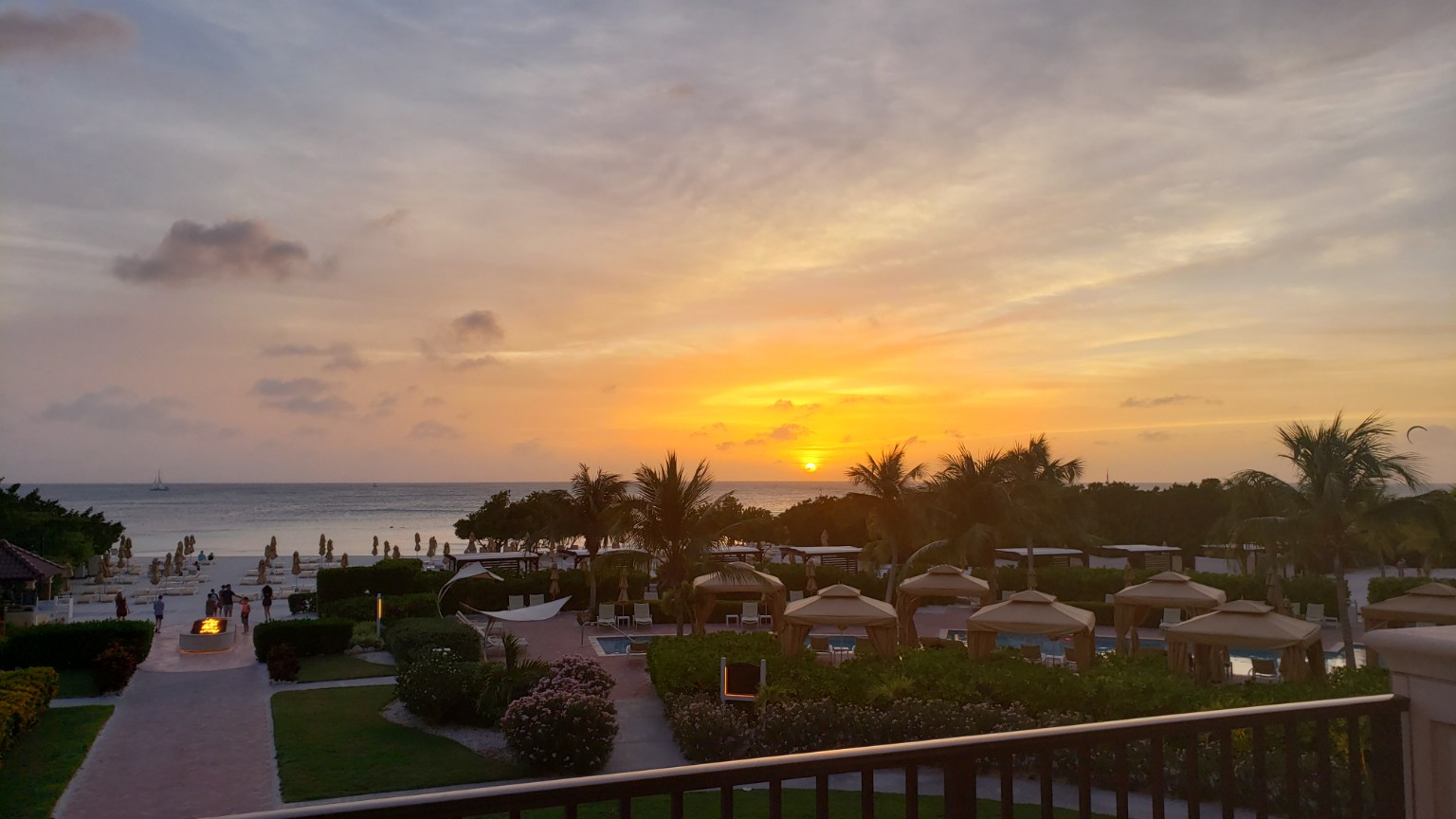 Wide sunset view from an Aruba resort