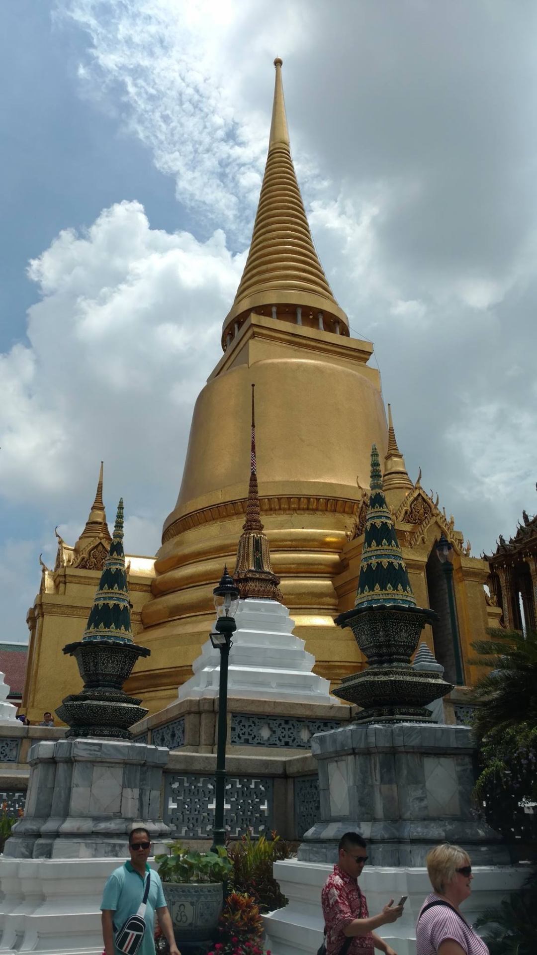 Phra Si Rattana Chedi, the tall gold spire at Wat Phra Kaew