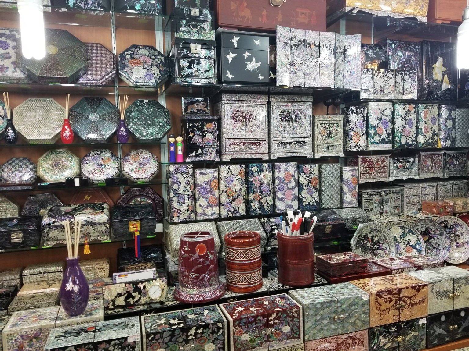 Najeonchilgi mother-of-pearl boxes