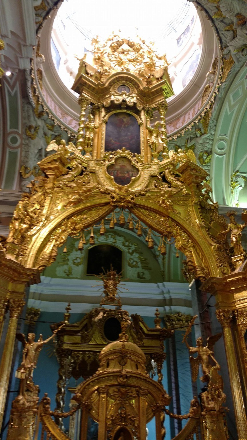 Gilded altar inside Peter and Paul Cathedral