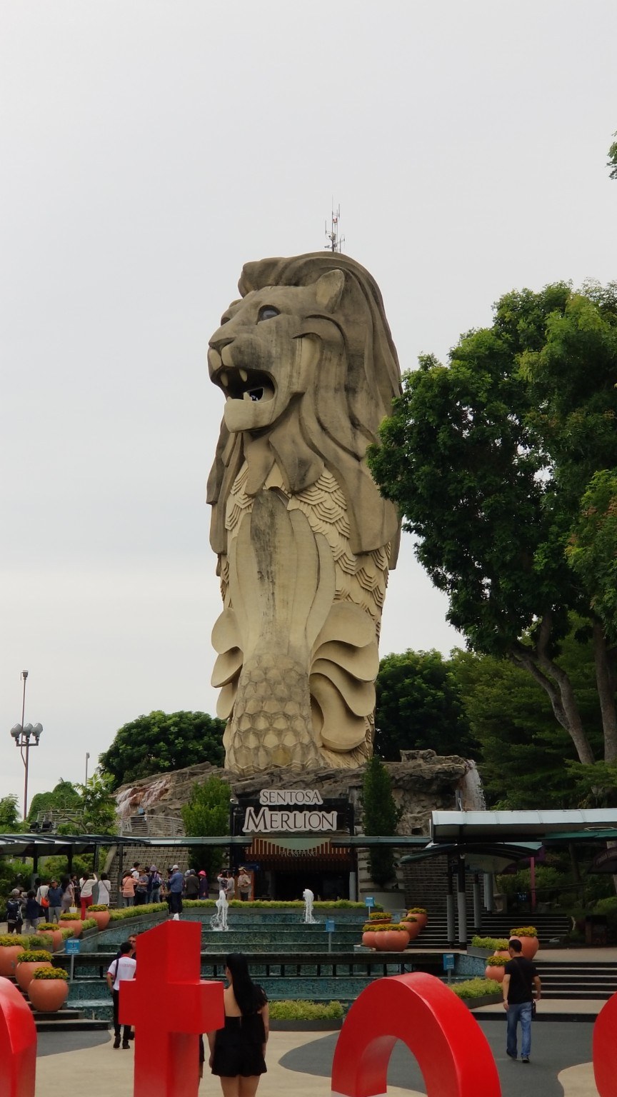 The 37 meter Sentosa Merlion statue in 2018, before its demolition